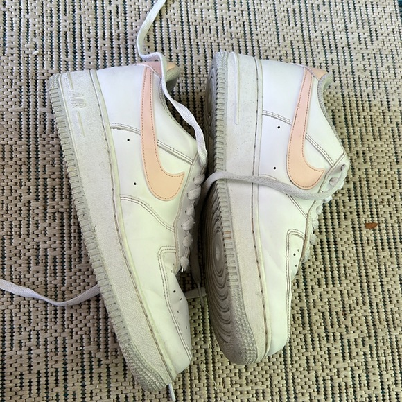 Women’s size 8 Nike Air Force 1 ‘07 Next Nature - Picture 6 of 8